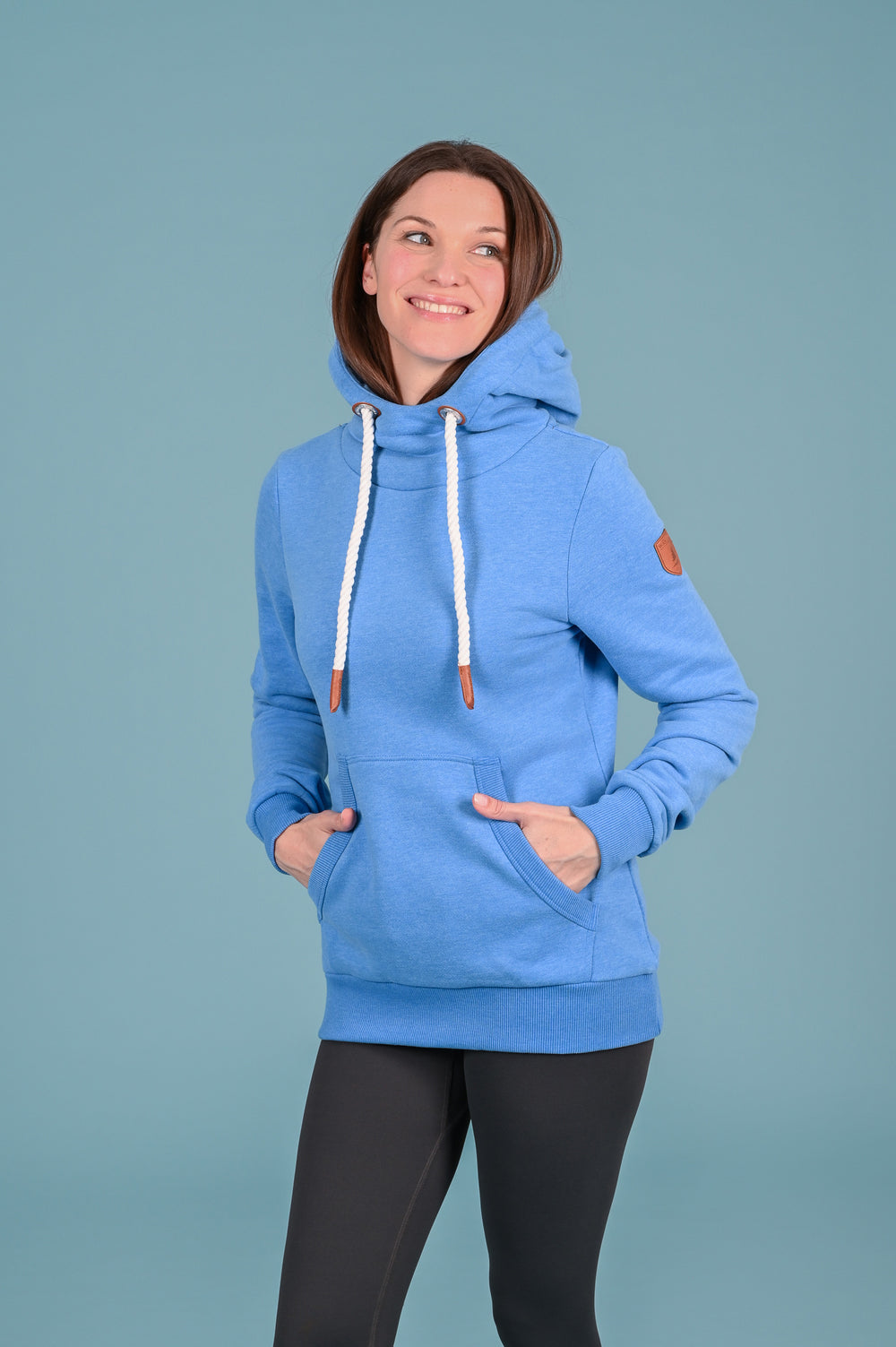Wanakome women's Cassy pullover hoodie in Cobalt