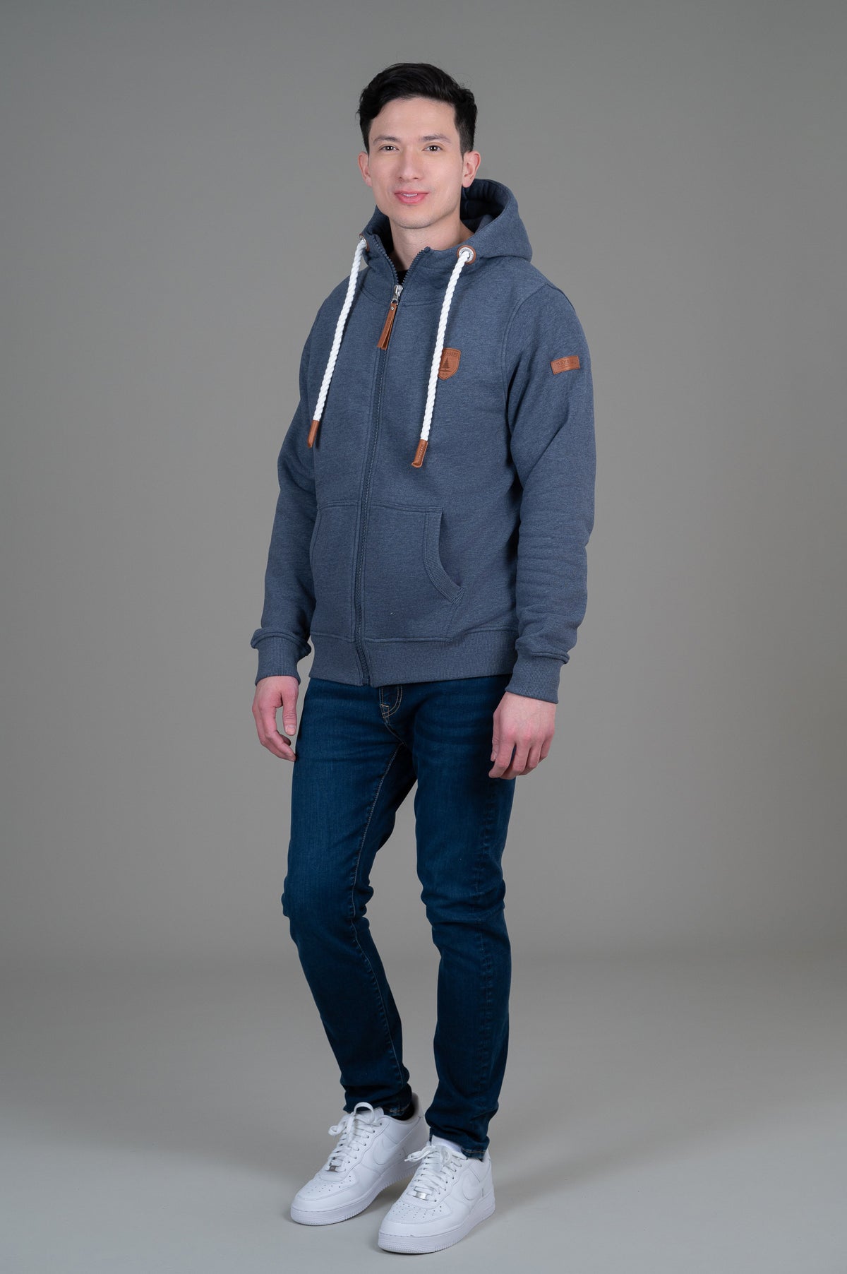 Zeus sweat à capuche zippé de couleur bleu marine