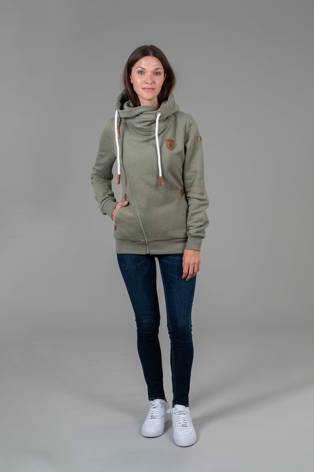 wanakome-women-athena-surplus2