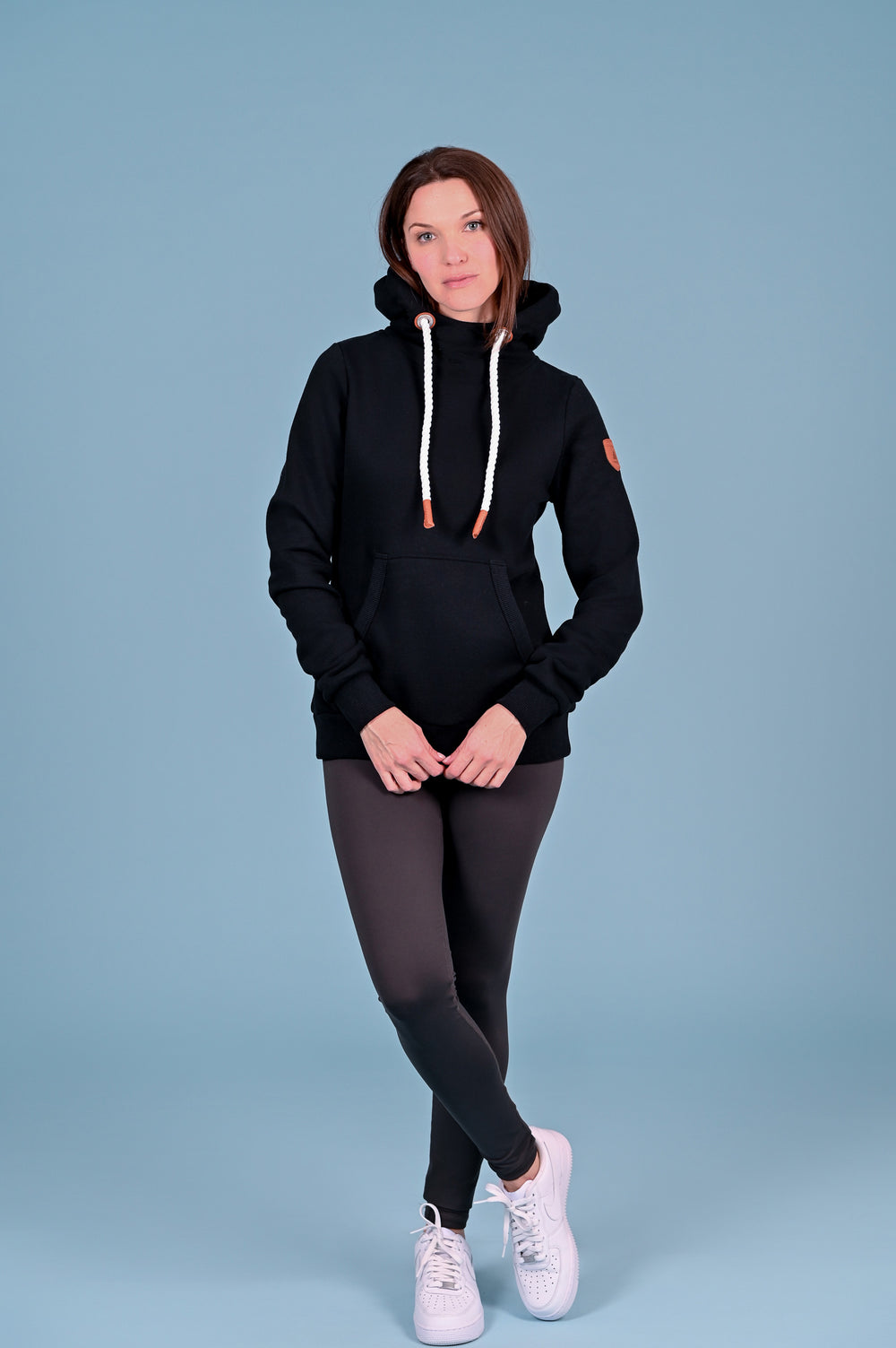 Wanakome women's Cassy pullover black hoodie