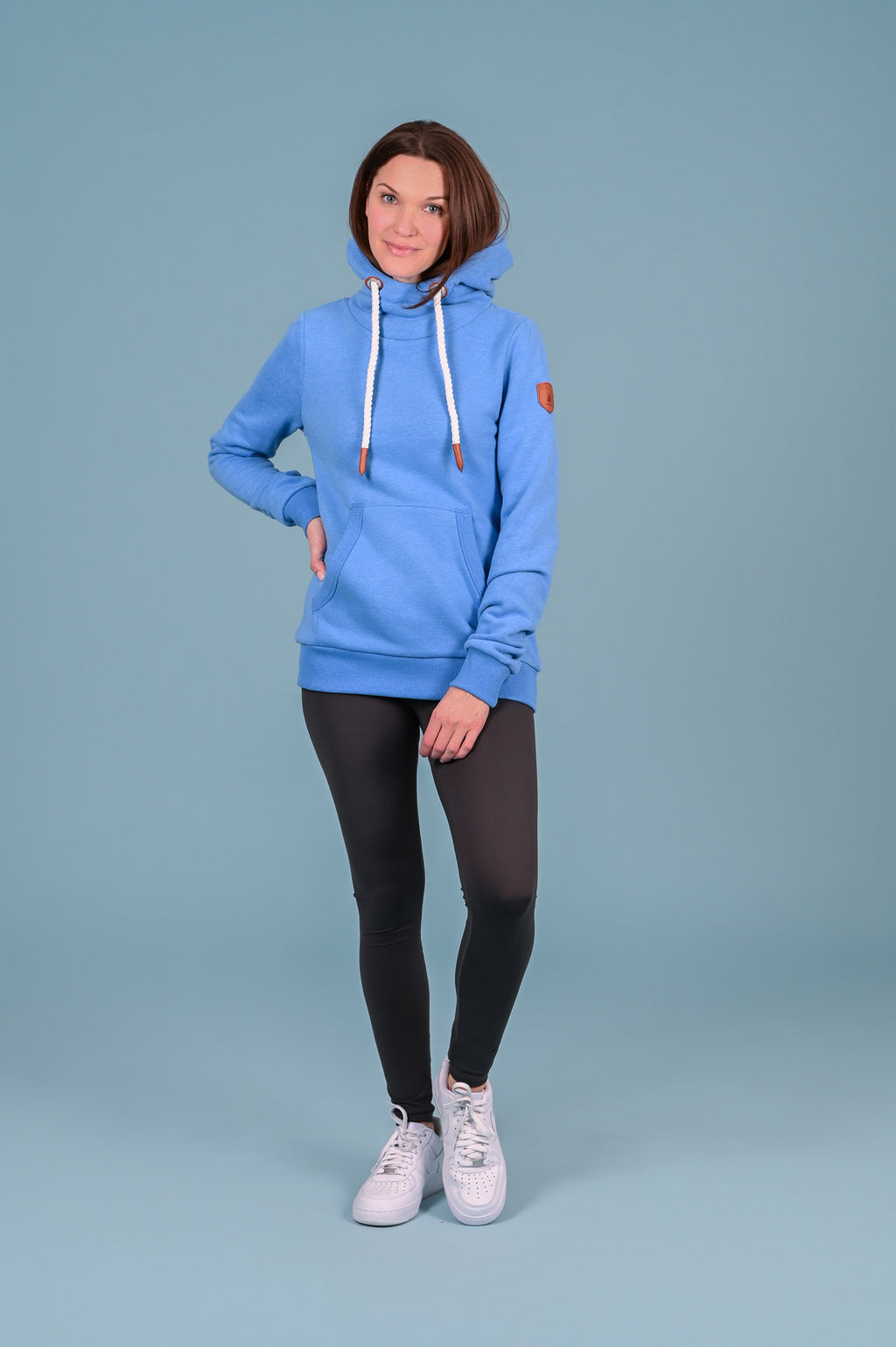Wanakome women's Cassy pullover hoodie in Cobalt