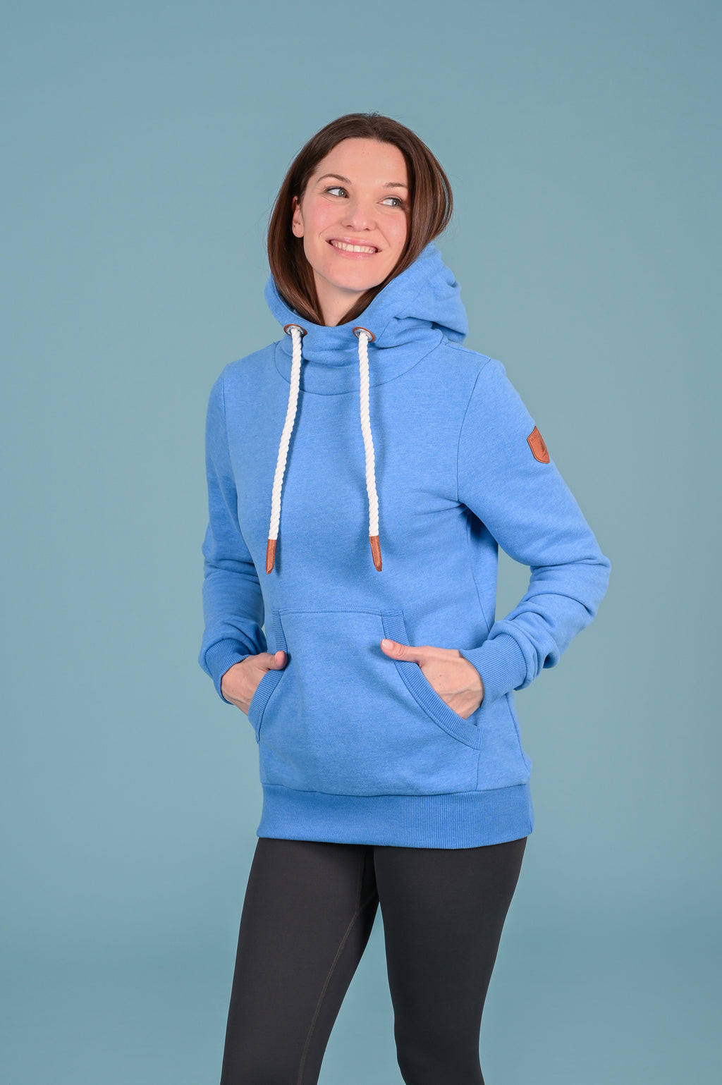 Wanakome women's Cassy pullover hoodie in Cobalt